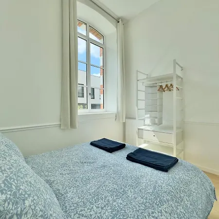 Le Monarque - Parking フォンテーヌブロー