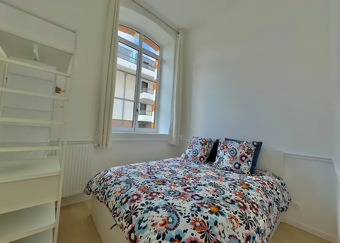 Le Monarque - Parking アパート