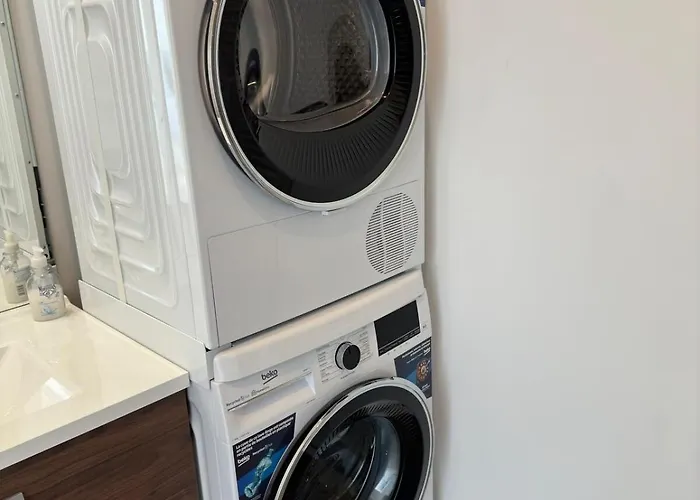 Le Monarque - Parking フォンテーヌブロー